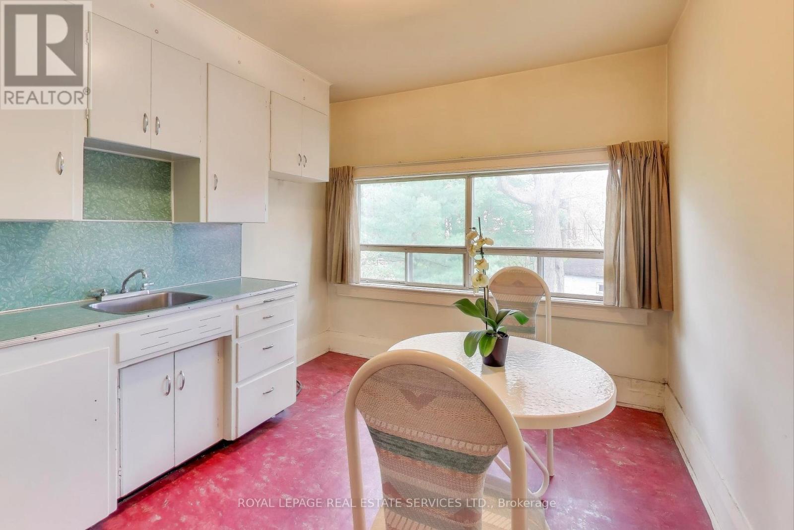 321 Willard Avenue, Toronto, Ontario  M6S 3R1 - Photo 25 - W12503464