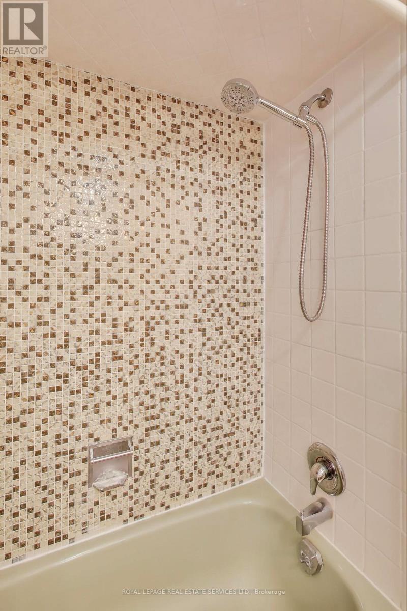 321 Willard Avenue, Toronto, Ontario  M6S 3R1 - Photo 28 - W12503464