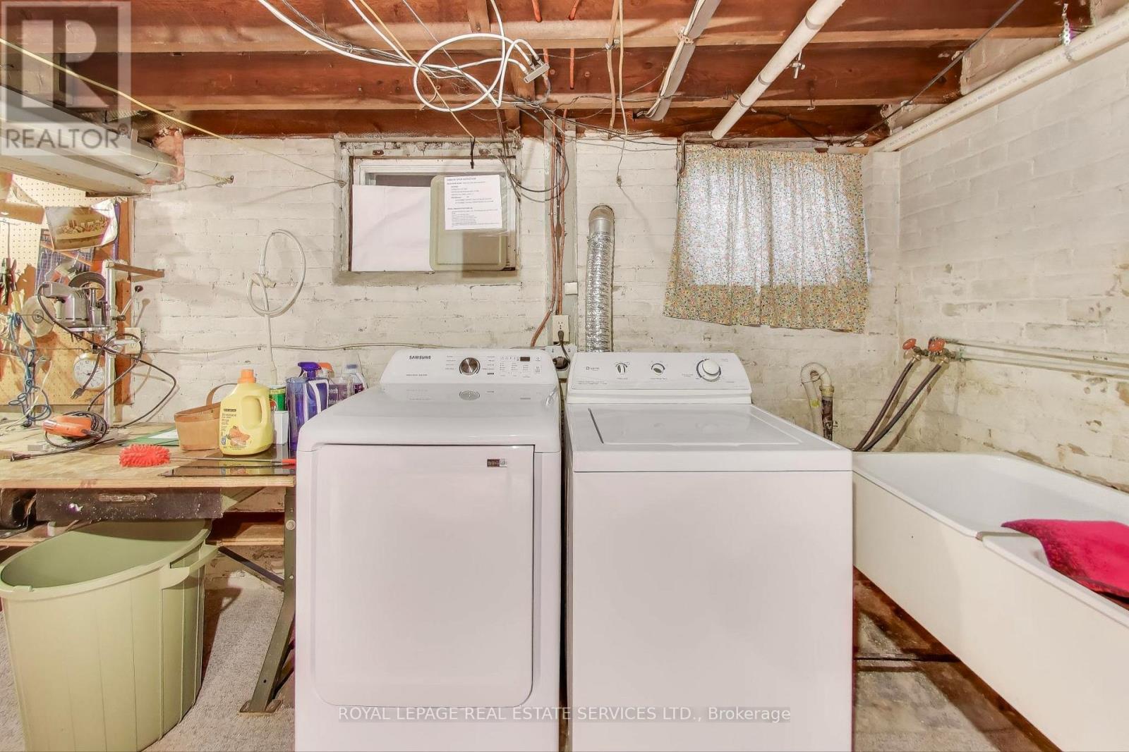 321 Willard Avenue, Toronto, Ontario  M6S 3R1 - Photo 33 - W12503464