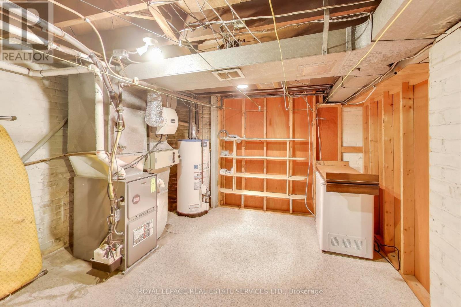 321 Willard Avenue, Toronto, Ontario  M6S 3R1 - Photo 34 - W12503464