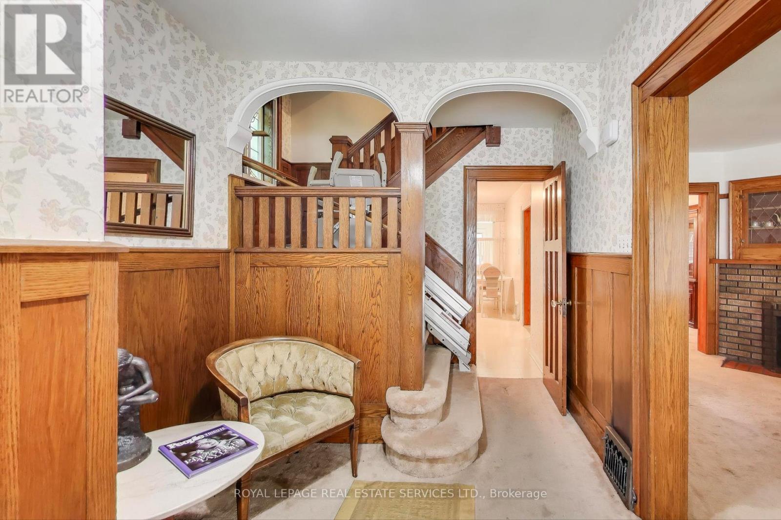 321 Willard Avenue, Toronto, Ontario  M6S 3R1 - Photo 6 - W12503464