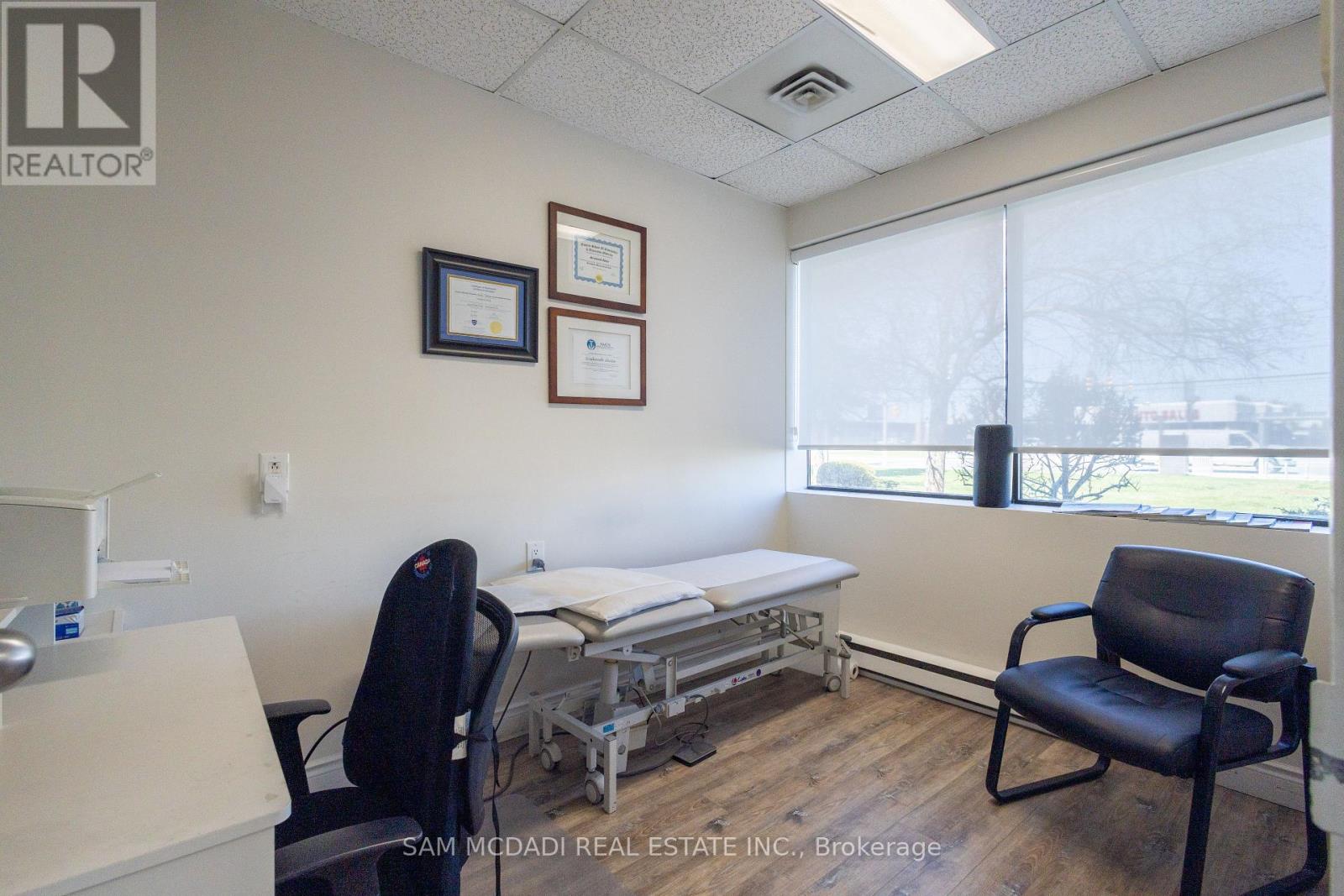 120 - 1060 Speers Road, Oakville, Ontario  L6L 2X4 - Photo 14 - W12503482