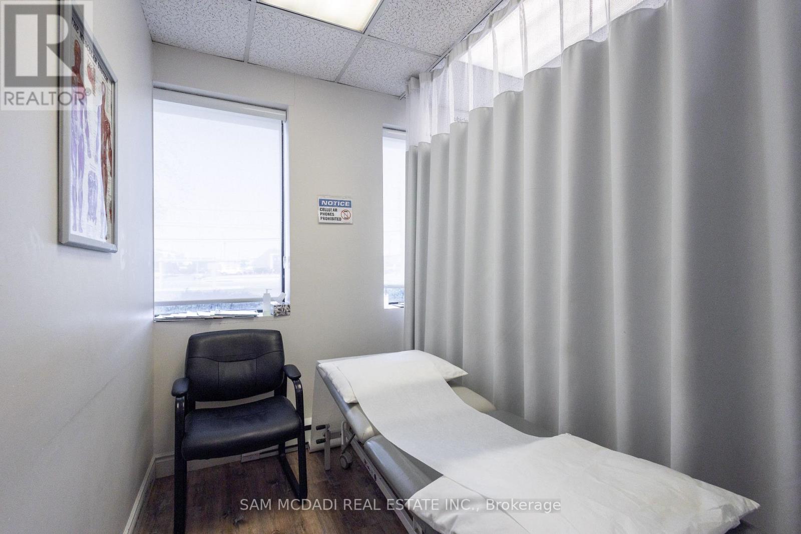 120 - 1060 Speers Road, Oakville, Ontario  L6L 2X4 - Photo 21 - W12503482