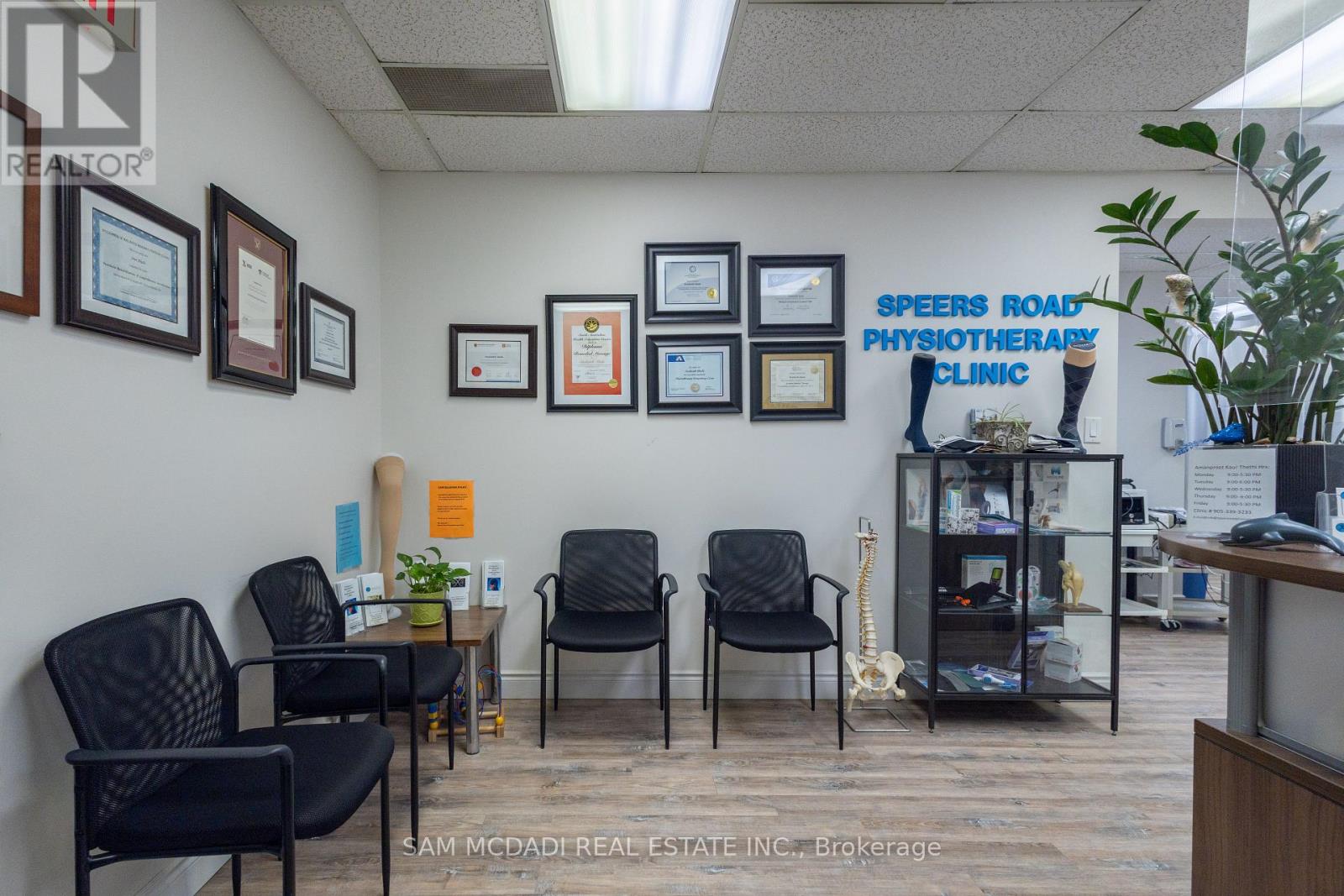 120 - 1060 Speers Road, Oakville, Ontario  L6L 2X4 - Photo 7 - W12503482