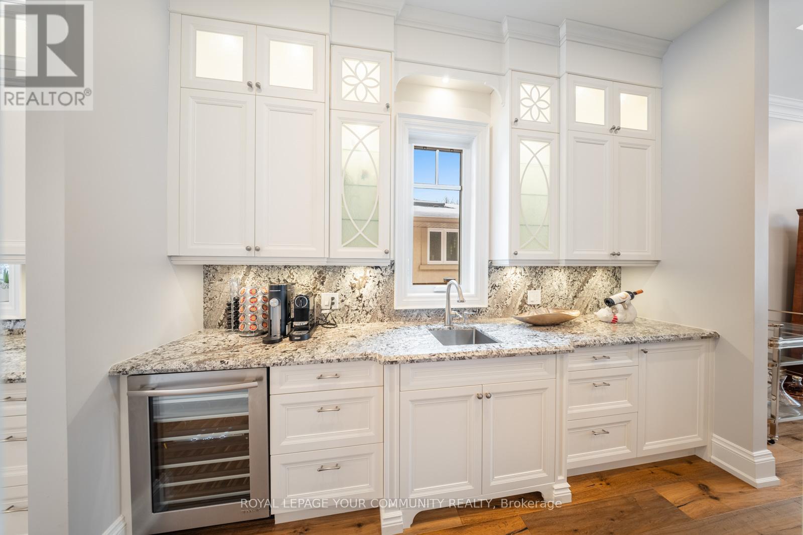 1551 Warland Road, Oakville, Ontario  L6L 1N4 - Photo 14 - W12503506