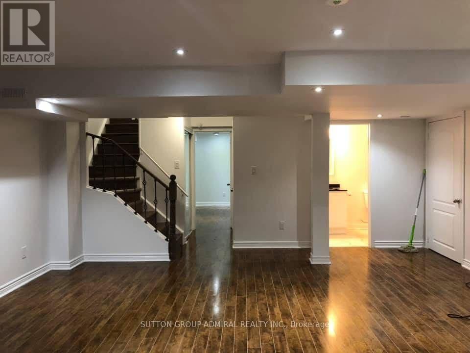 Basement - 39 Bassett Crescent, Brampton, Ontario  L6X 0E4 - Photo 11 - W12503508