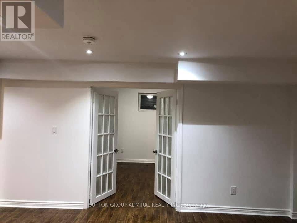 Basement - 39 Bassett Crescent, Brampton, Ontario  L6X 0E4 - Photo 2 - W12503508