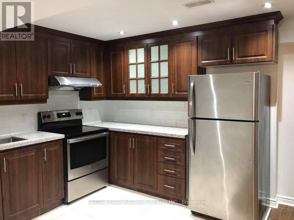 Basement - 39 Bassett Crescent, Brampton, Ontario  L6X 0E4 - Photo 3 - W12503508