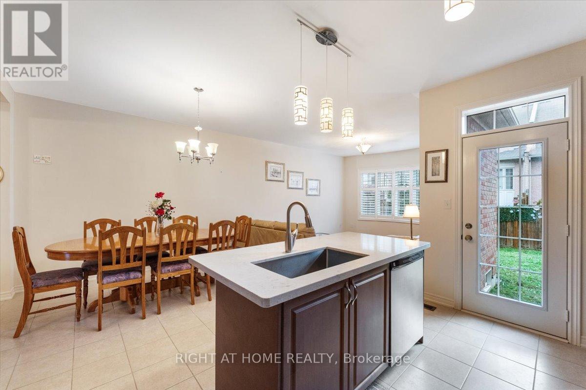 3229 Stoney Crescent N, Mississauga, Ontario  L5M 0V4 - Photo 10 - W12503516