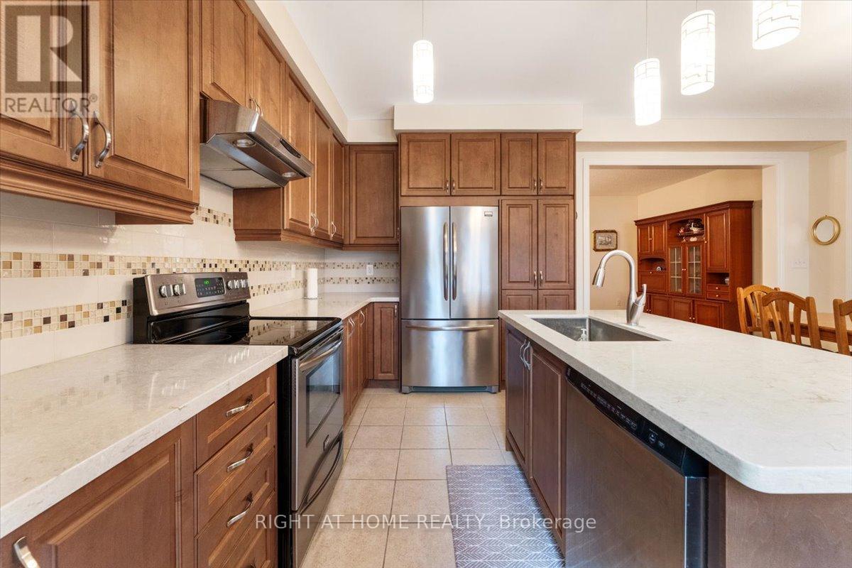 3229 Stoney Crescent N, Mississauga, Ontario  L5M 0V4 - Photo 11 - W12503516