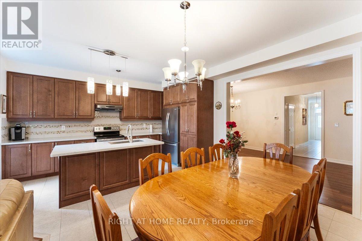 3229 Stoney Crescent N, Mississauga, Ontario  L5M 0V4 - Photo 14 - W12503516