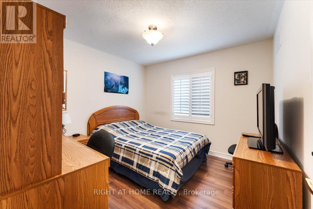 3229 Stoney Crescent N, Mississauga, Ontario  L5M 0V4 - Photo 21 - W12503516