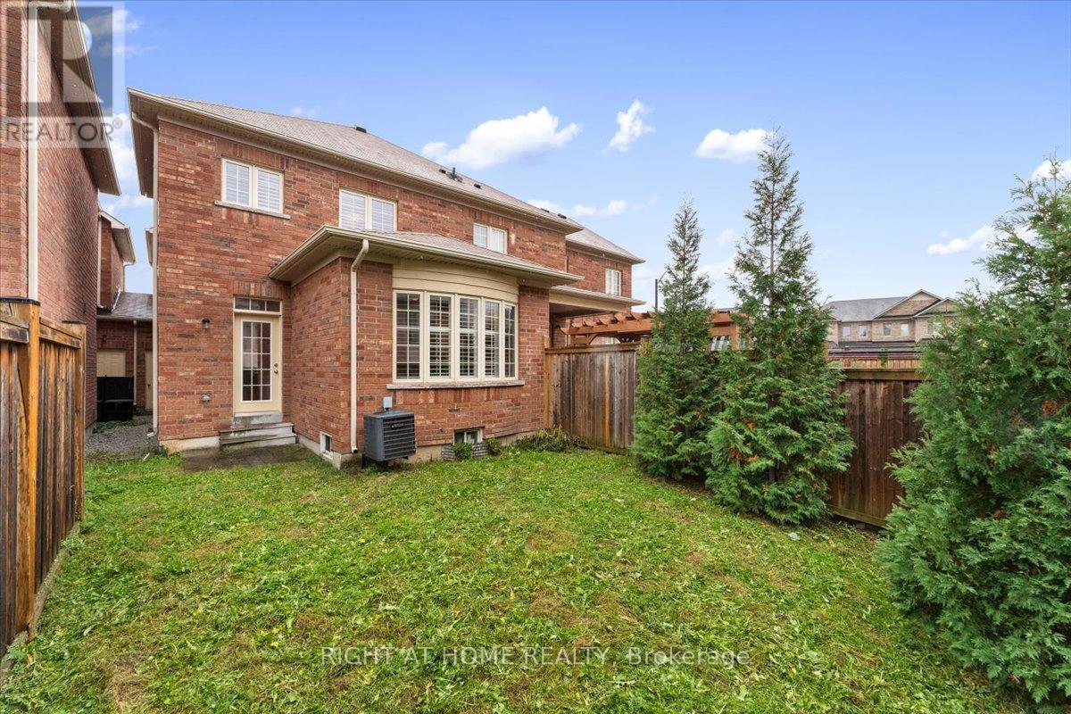 3229 Stoney Crescent N, Mississauga, Ontario  L5M 0V4 - Photo 27 - W12503516
