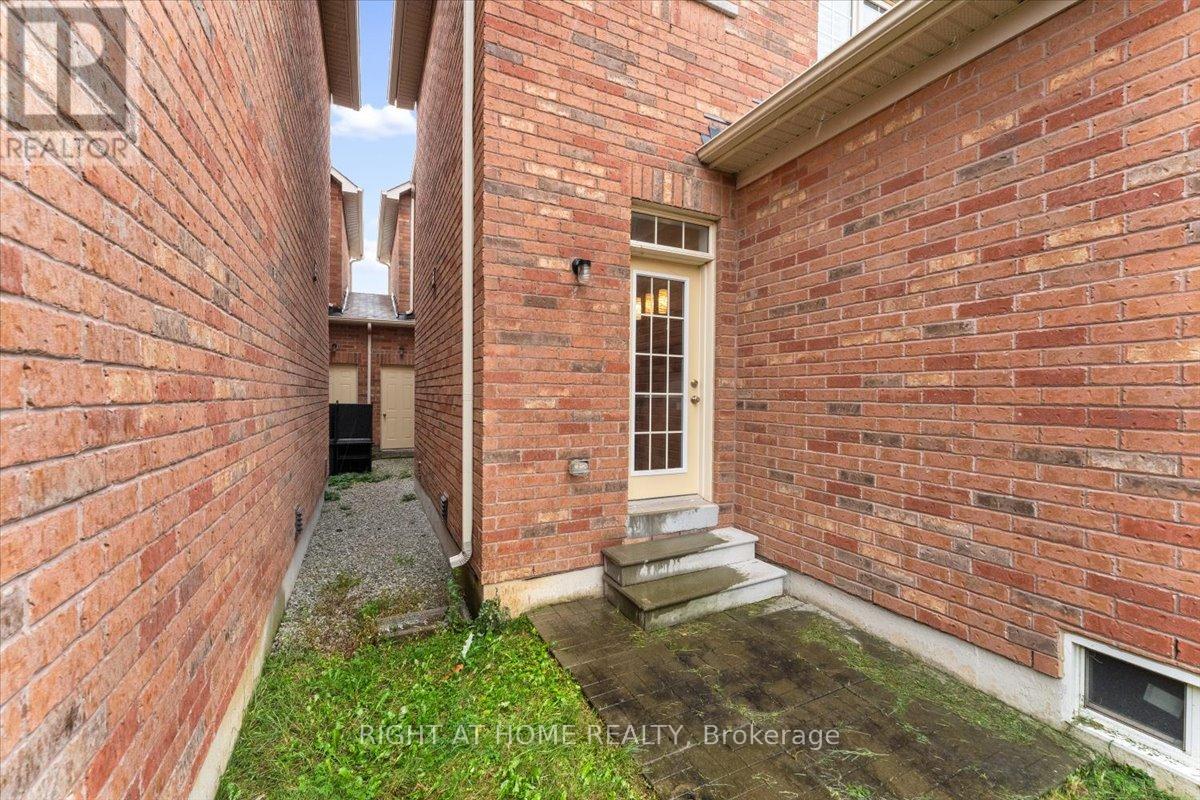 3229 Stoney Crescent N, Mississauga, Ontario  L5M 0V4 - Photo 28 - W12503516