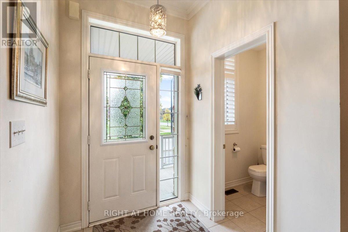 3229 Stoney Crescent N, Mississauga, Ontario  L5M 0V4 - Photo 3 - W12503516