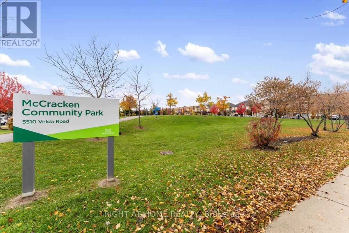 3229 Stoney Crescent N, Mississauga, Ontario  L5M 0V4 - Photo 31 - W12503516