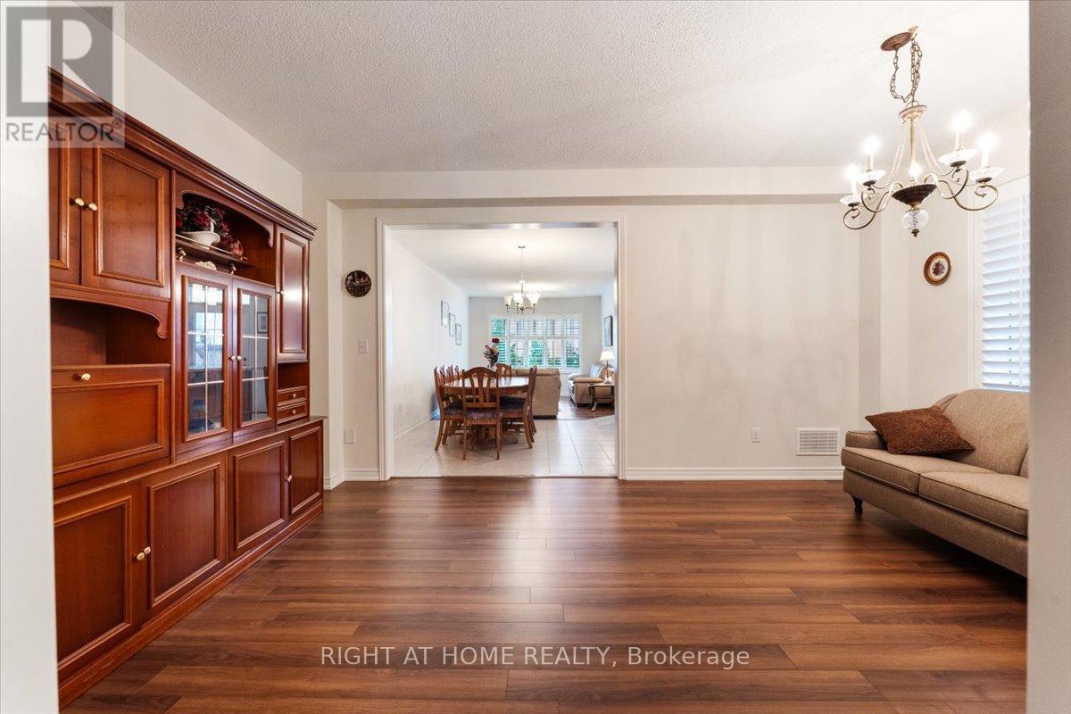 3229 Stoney Crescent N, Mississauga, Ontario  L5M 0V4 - Photo 6 - W12503516