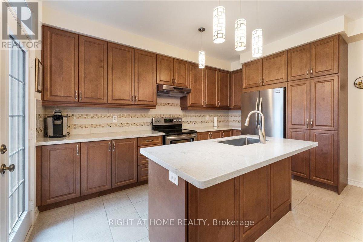 3229 Stoney Crescent N, Mississauga, Ontario  L5M 0V4 - Photo 9 - W12503516