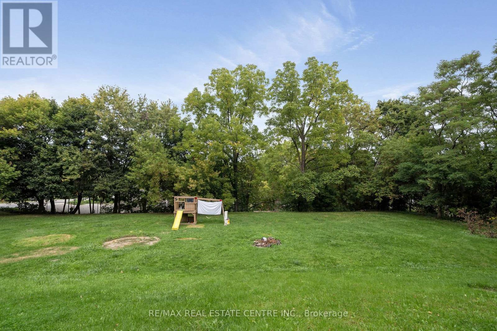 28 Adamson Street S, Halton Hills, Ontario  L0P 1K0 - Photo 23 - W12503534