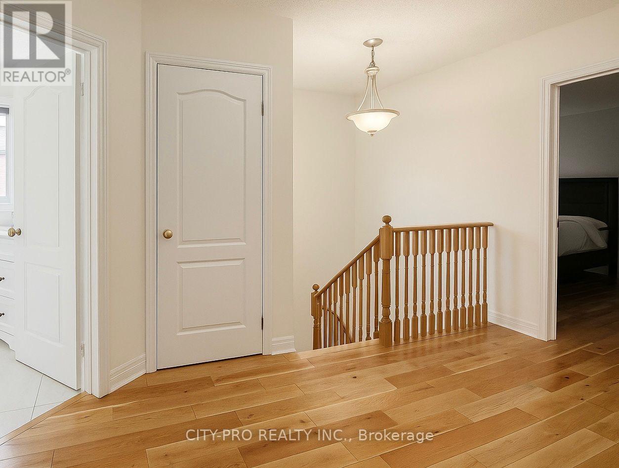 85 Bonistel Crescent, Brampton, Ontario  L7A 3H1 - Photo 17 - W12503554