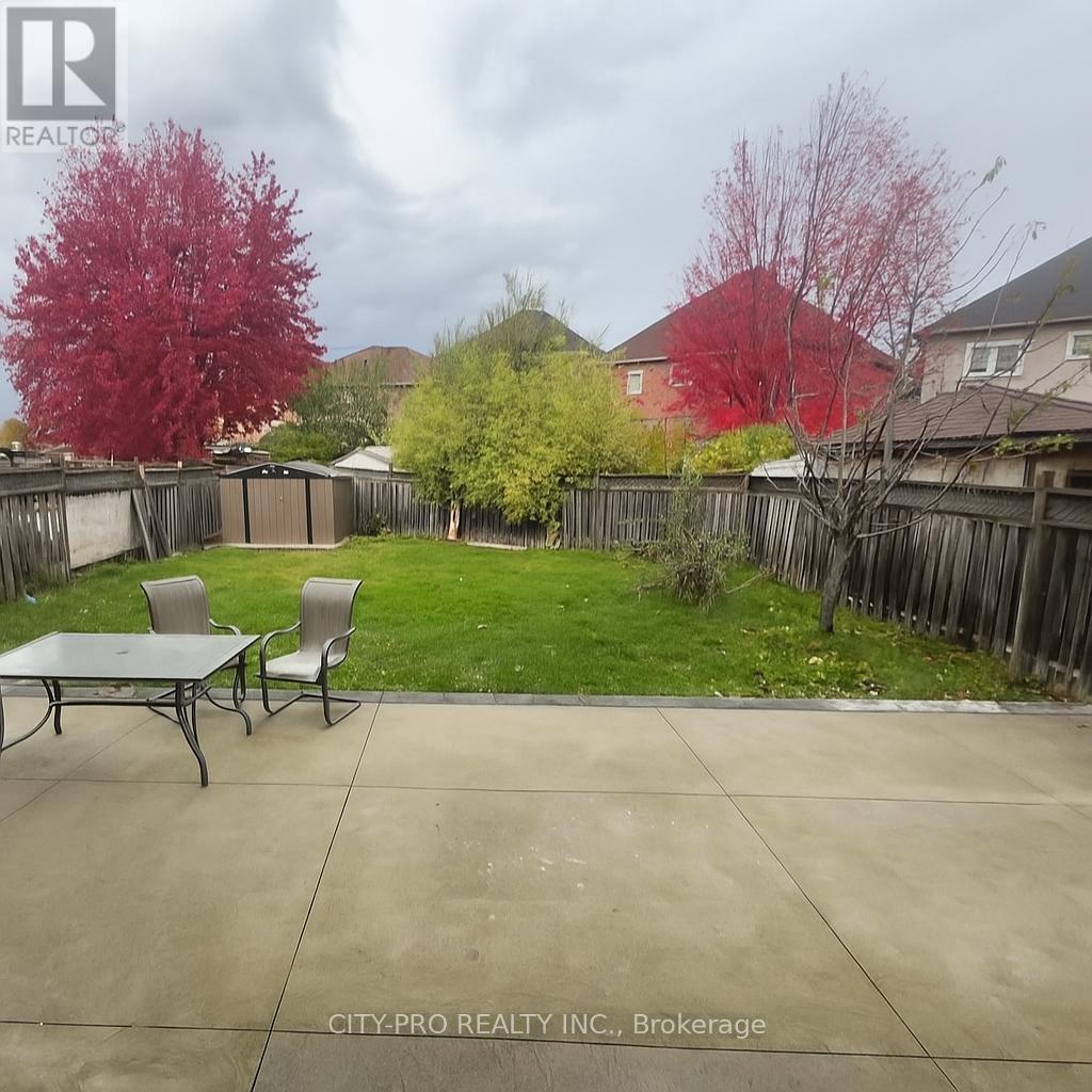 85 Bonistel Crescent, Brampton, Ontario  L7A 3H1 - Photo 2 - W12503554