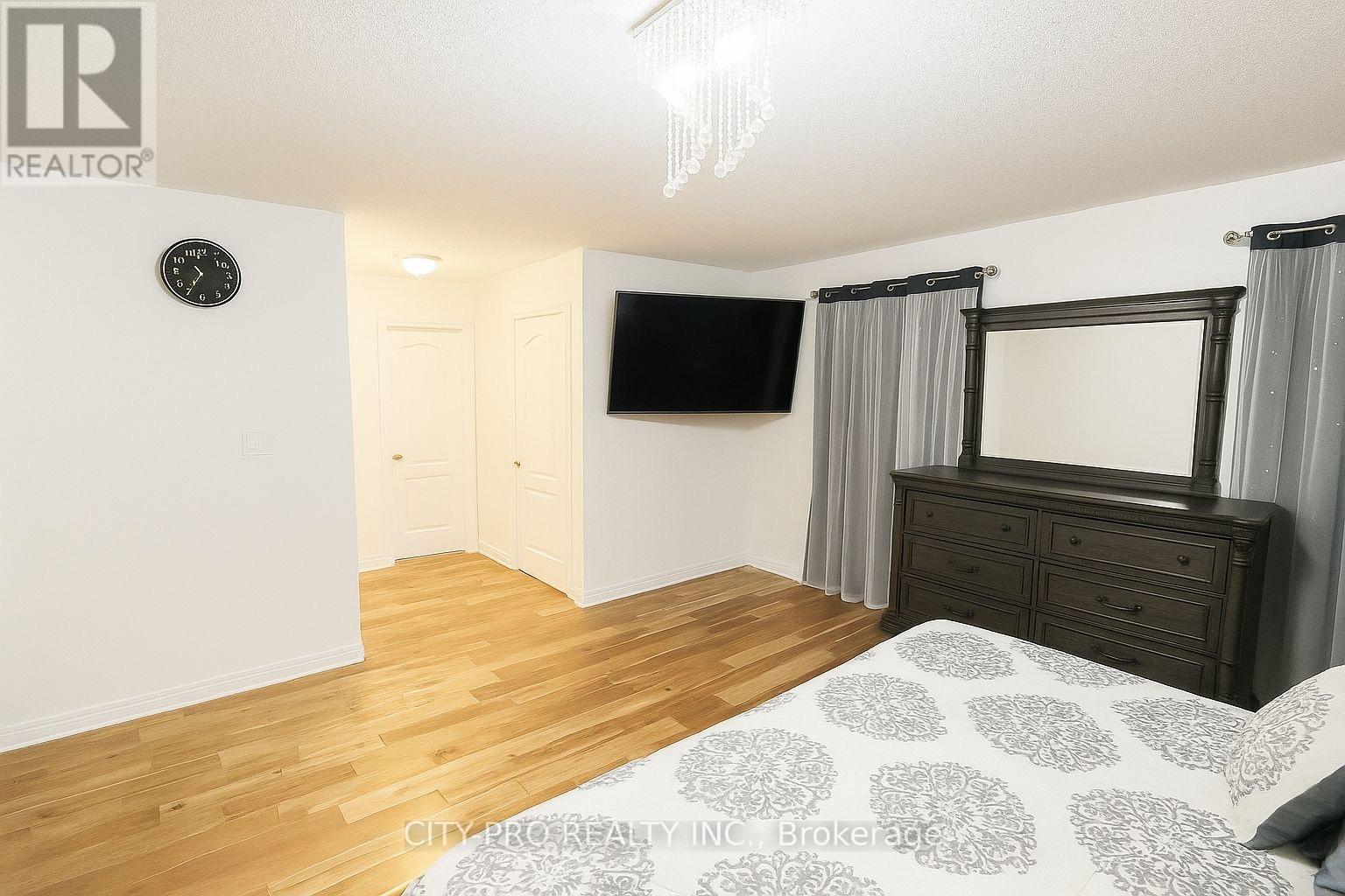 85 Bonistel Crescent, Brampton, Ontario  L7A 3H1 - Photo 21 - W12503554