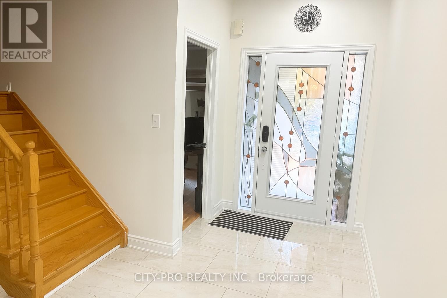 85 Bonistel Crescent, Brampton, Ontario  L7A 3H1 - Photo 3 - W12503554