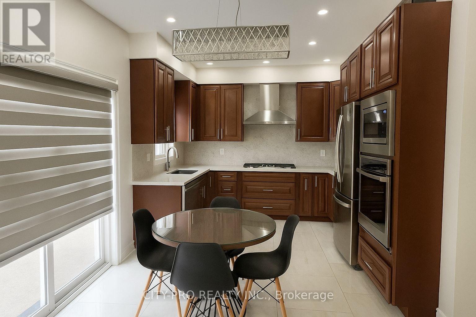 85 Bonistel Crescent, Brampton, Ontario  L7A 3H1 - Photo 6 - W12503554