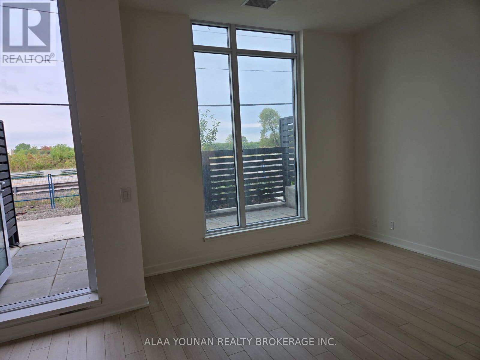 102 - 3075 Trafalgar Road, Oakville, Ontario  L6H 7C2 - Photo 5 - W12503566