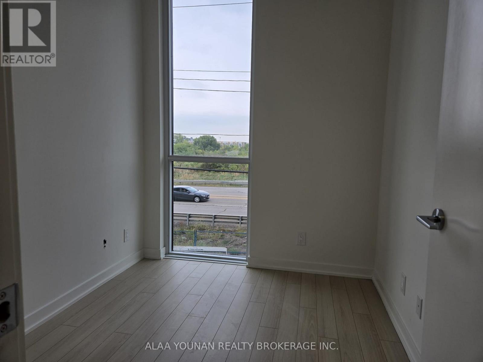 102 - 3075 Trafalgar Road, Oakville, Ontario  L6H 7C2 - Photo 9 - W12503566