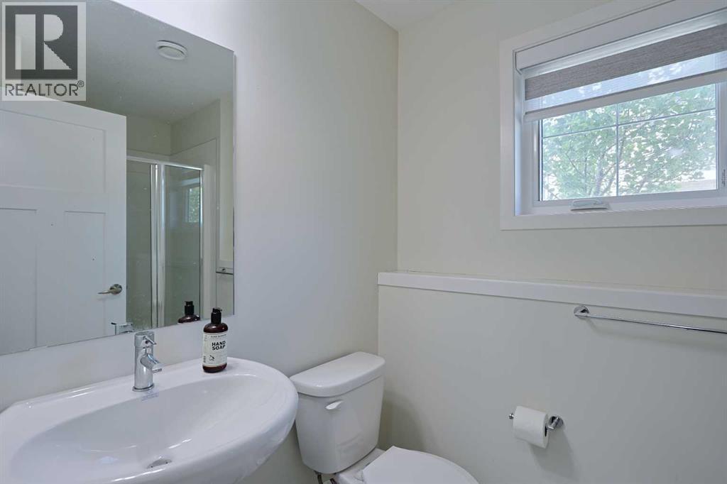 220 South Point Park Sw, Airdrie, Alberta  T4B 5C3 - Photo 12 - A2226492