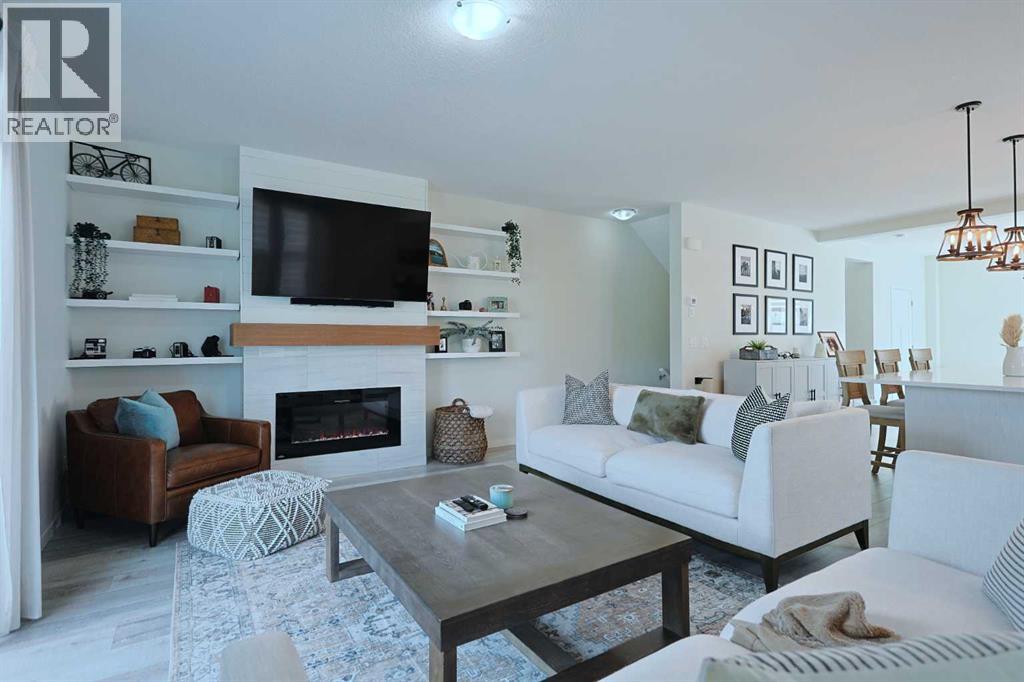 220 South Point Park Sw, Airdrie, Alberta  T4B 5C3 - Photo 3 - A2226492