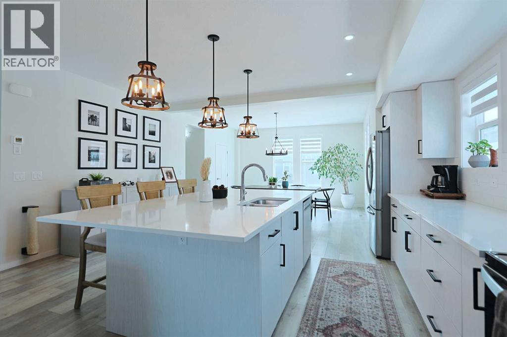 220 South Point Park Sw, Airdrie, Alberta  T4B 5C3 - Photo 5 - A2226492