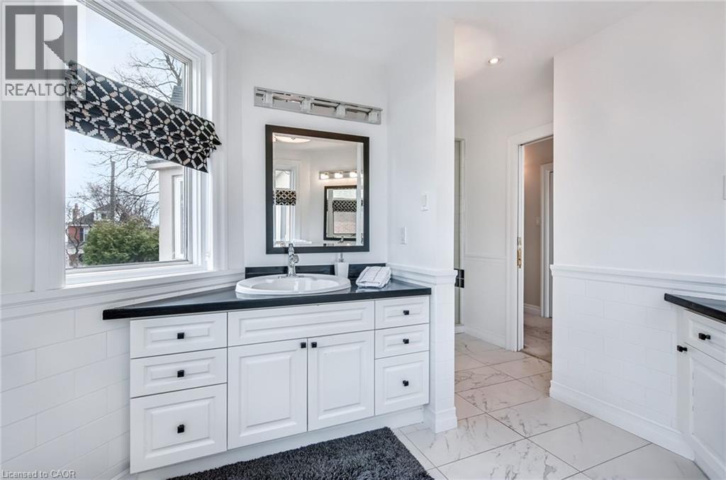 91 Mountain Park Avenue, Hamilton, Ontario  L9A 1A1 - Photo 34 - 40765802