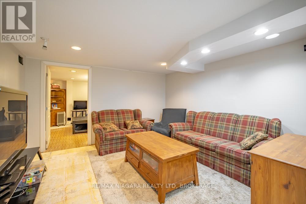 55 Ann Street, Thorold, Ontario L2V 2J8 - Photo 14 - X12503728