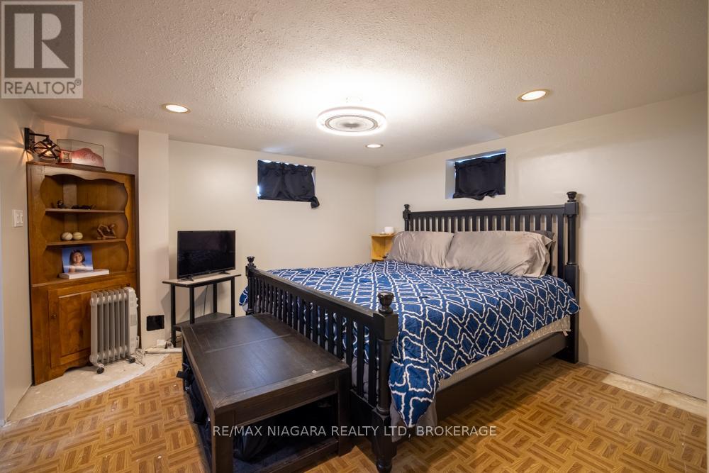 55 Ann Street, Thorold, Ontario L2V 2J8 - Photo 15 - X12503728