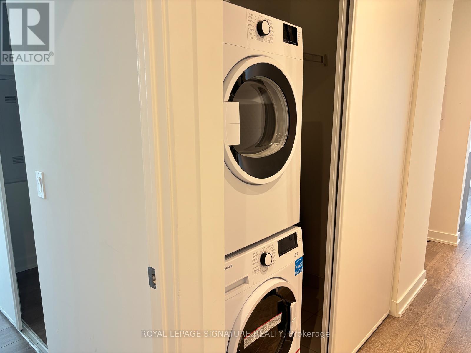 721 - 28 Ann Street, Mississauga (Port Credit), Ontario  L5G 0E1 - Photo 12 - W12502488