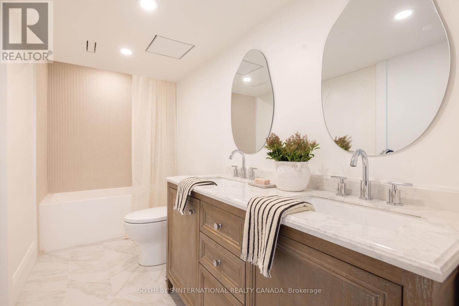 36 Rosemeade Avenue, Toronto, Ontario  M8Y 3A3 - Photo 47 - W12502514