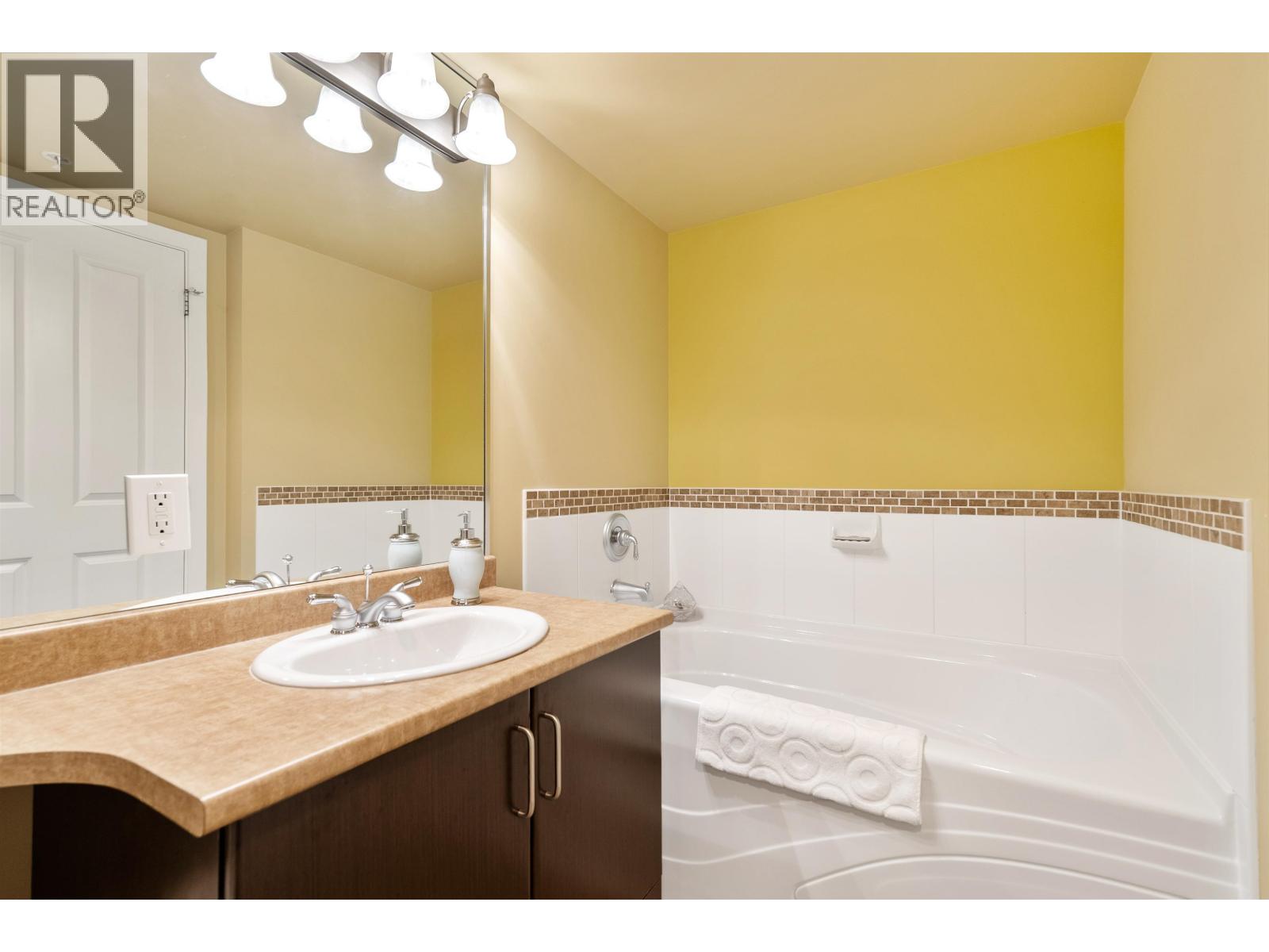 405 295 Guildford Way, Port Moody, British Columbia V3H 5N3 - Photo 15 - R3061147