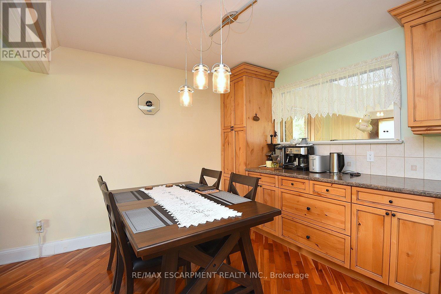 564 Evans Road, Hamilton, Ontario  L8B 0G7 - Photo 10 - X12503528