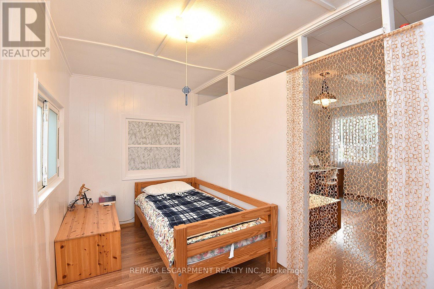 564 Evans Road, Hamilton, Ontario  L8B 0G7 - Photo 31 - X12503528