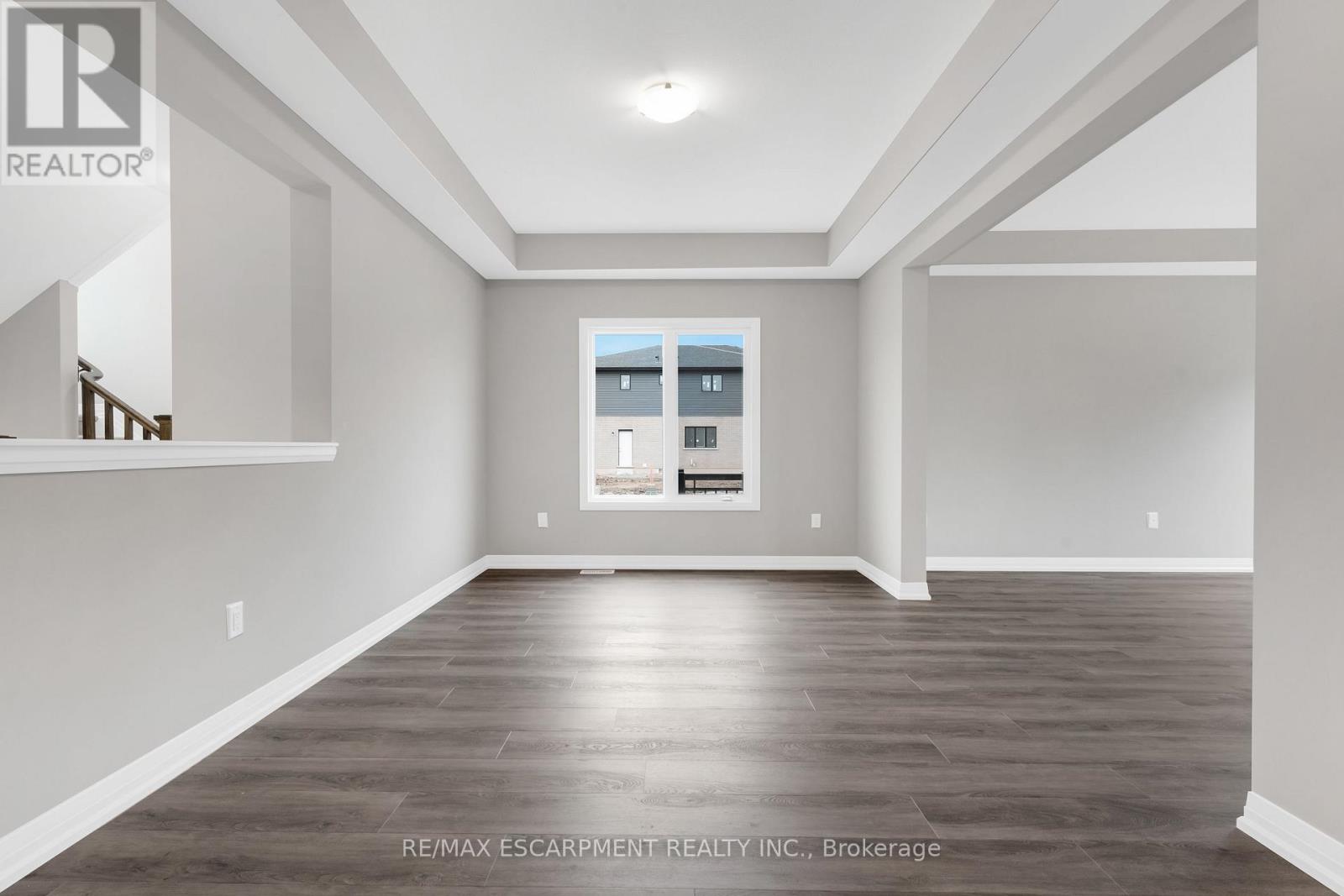 778 Bradford Avenue, Fort Erie, Ontario  L2A 0H3 - Photo 11 - X12155290