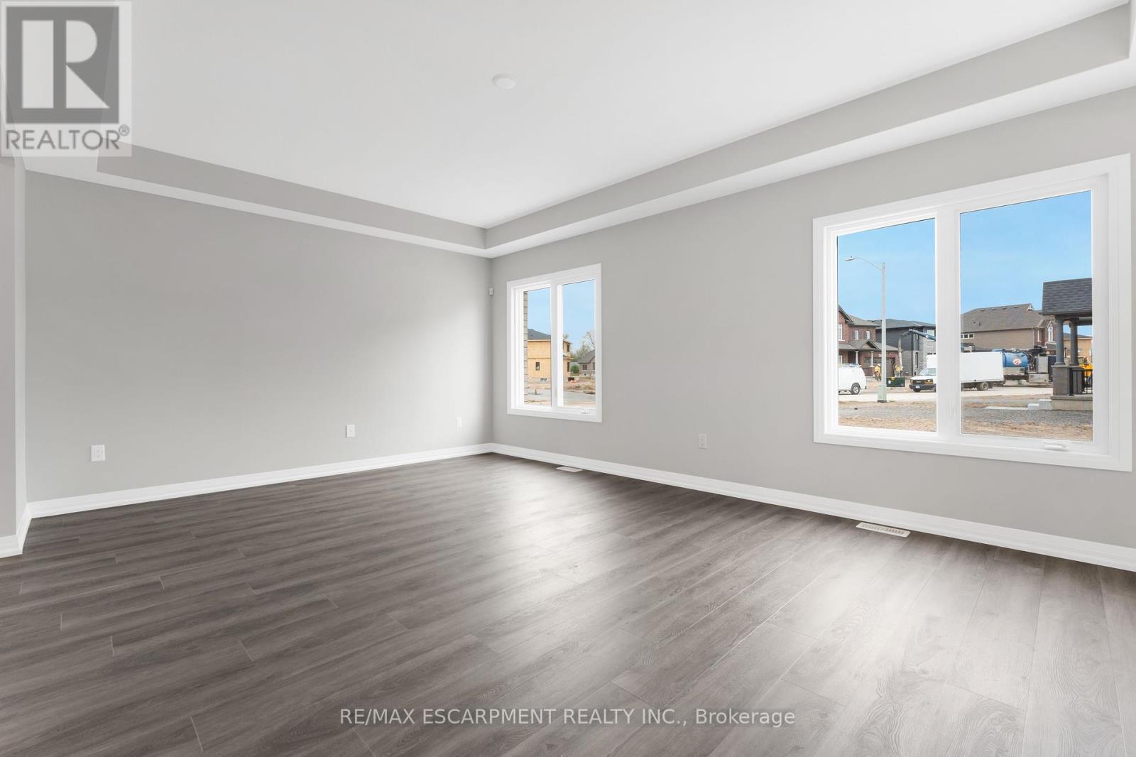 778 Bradford Avenue, Fort Erie, Ontario  L2A 0H3 - Photo 12 - X12155290