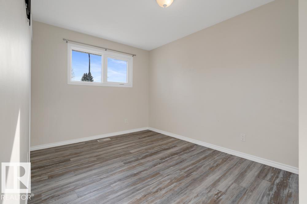 8712 151 Av Nw, Edmonton, Alberta  T5E 5Y2 - Photo 14 - E4464544