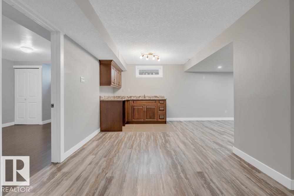 8712 151 Av Nw, Edmonton, Alberta  T5E 5Y2 - Photo 21 - E4464544