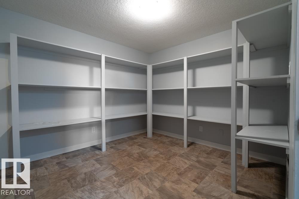 8712 151 Av Nw, Edmonton, Alberta  T5E 5Y2 - Photo 32 - E4464544