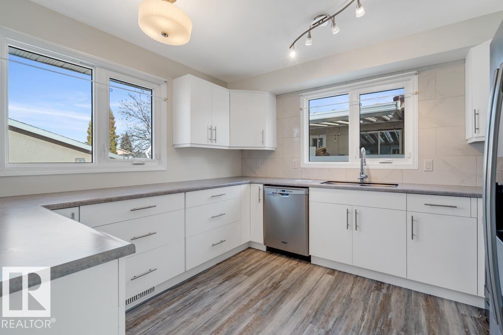 8712 151 Av Nw, Edmonton, Alberta  T5E 5Y2 - Photo 8 - E4464544