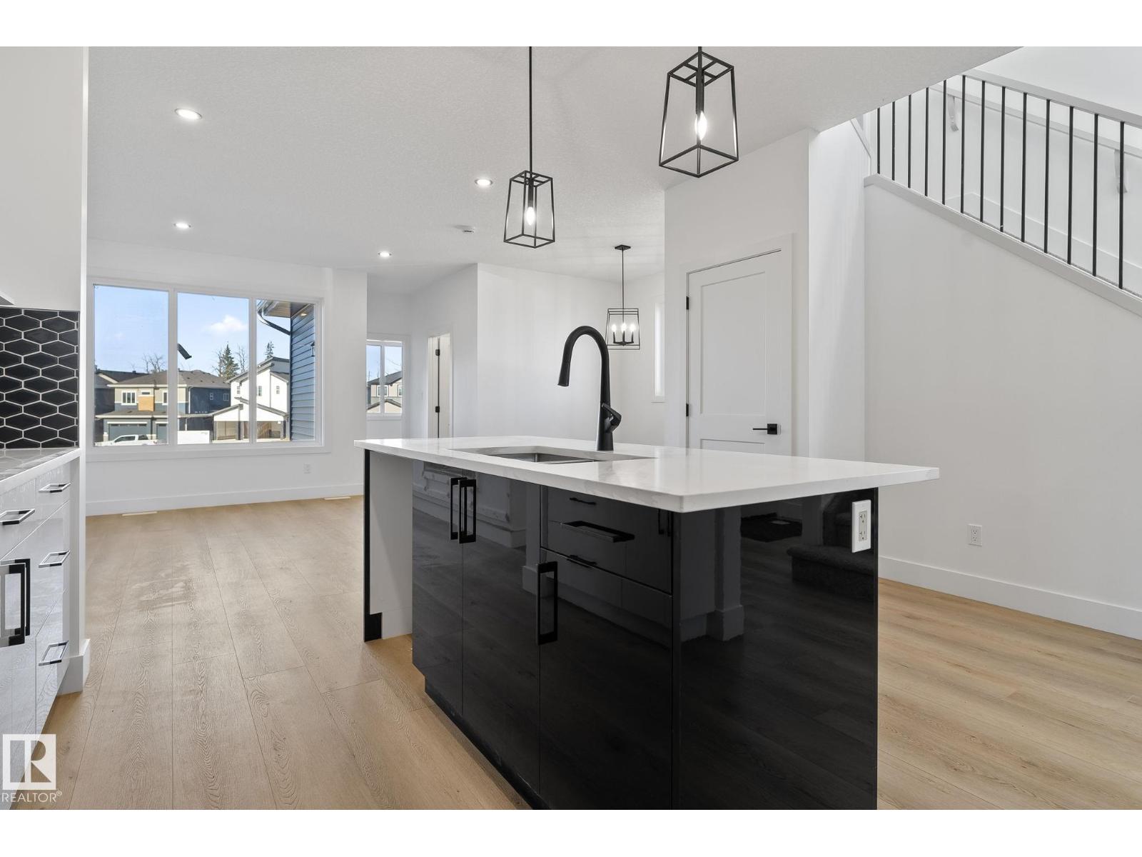 326 32 Av Nw, Edmonton, Alberta  T6T 2K2 - Photo 3 - E4464548