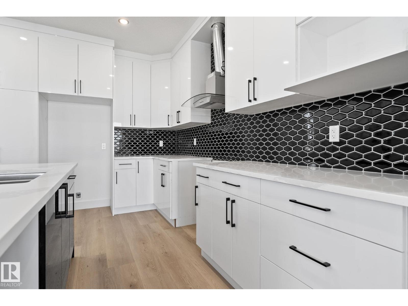 326 32 Av Nw, Edmonton, Alberta  T6T 2K2 - Photo 7 - E4464548