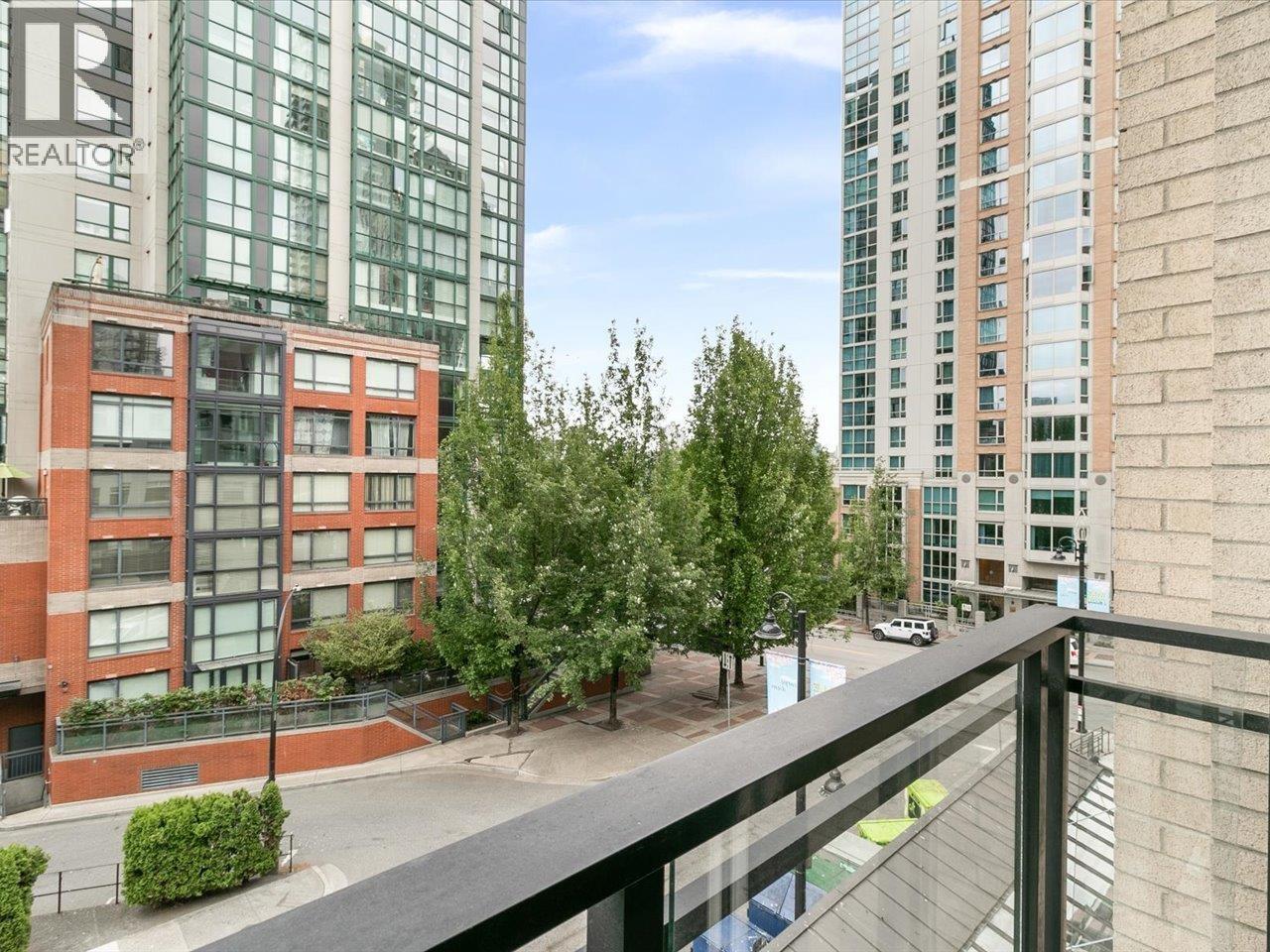 301 1275 Hamilton Street, Vancouver, British Columbia  V6B 1E2 - Photo 9 - R3063961